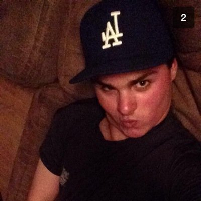 BatBoyBrawler's profile picture. I liv busbol nd stucking mi busbol bat in mi ass