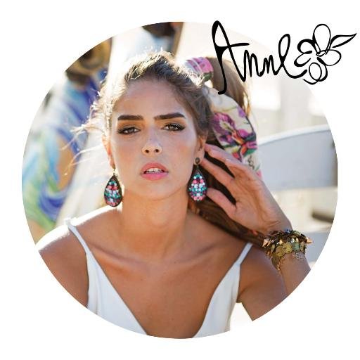 Marca de moda feminina com atuação nacional.
Um cantinho com a nossa cara, cheio de informações, novidades e com tudo o que mais gostamos.