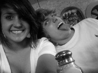 laurenharrill93's profile picture. i'm a handful, trust me.