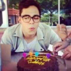 20. Cuenta de apoyo a Thomas Augusto de Midnight Red.