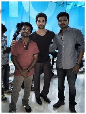 Thalapathy Vijay, Raina and A.R.Murugadoss