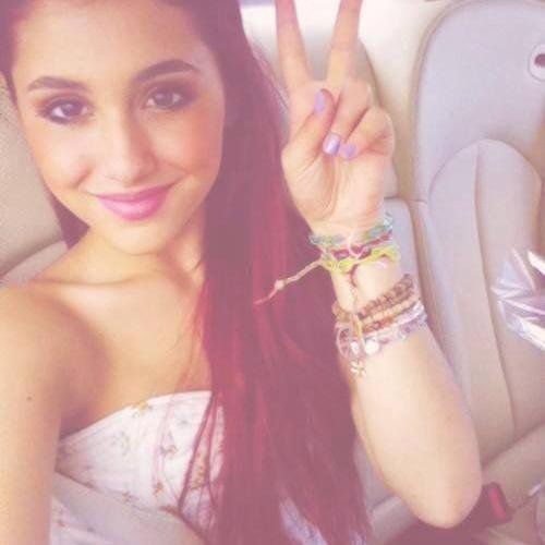 Singer,Song writer,Actress,Artist and Boy lover forever. Follow me,I'll follow back. Like me on Facebook.
