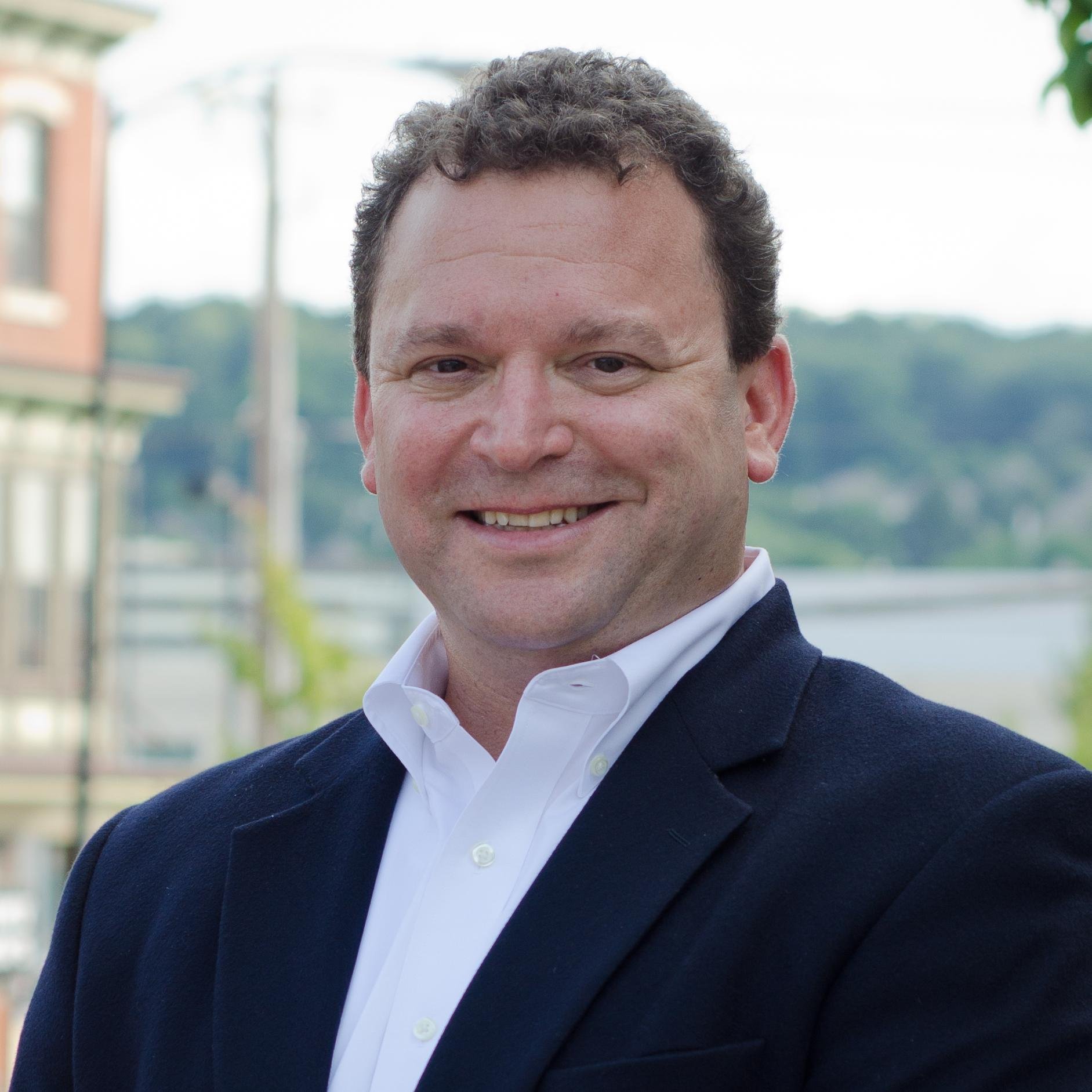 Commercial lender and Business adviser. I help business and real estate owners get financing.