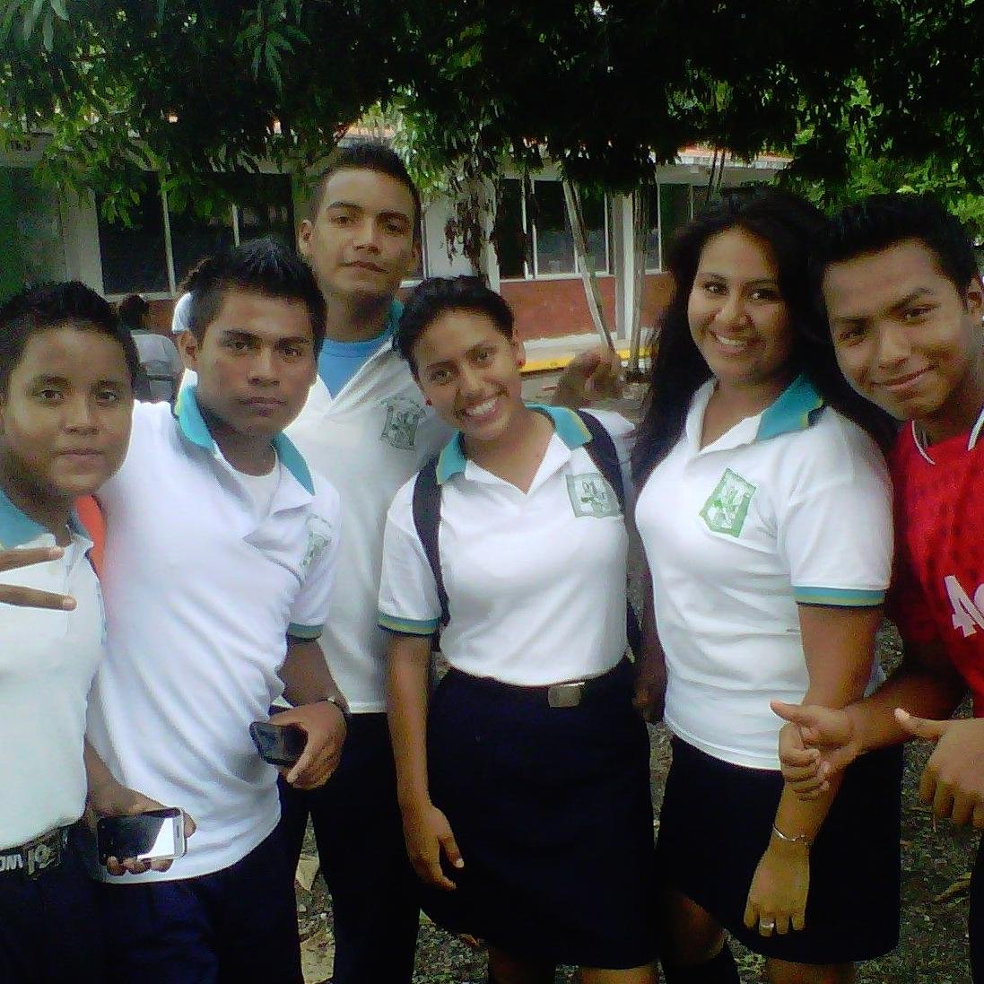 Me gusta ser amigable, soy buena onda y divertida que mas pueden pedir... :D