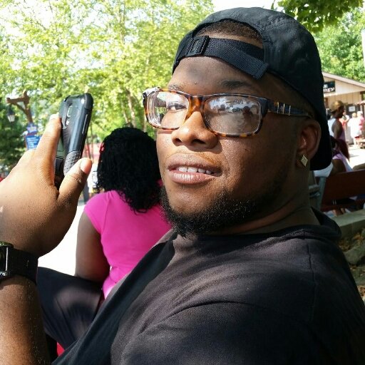The realist nigga to eva tweet hoe #teamfollowback #teamglasses #lakernation #teamflightskool follow me to greatness or you can just lurk