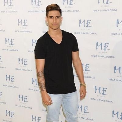 Fiel Titan De @OfficialXRIZ   || Dreamer desde 09 || @Nyno_SBR  @AloyOfficial Idolos desde 08||12  dos fechas un sentimiento.. ♛
