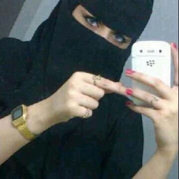 ‏‏فيني شموخ الخيل ومعاند الزين يعني شموخ شراريه منهـو يطوله♥ أنا كلي أجي لاجيت.. ( وأبيع الدنيا لي حبيت ) ولكن تدري وش عيبي؟؟ إذا صديت أنا،،صديت..