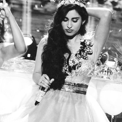 I'm a queen, and your face is my throne.