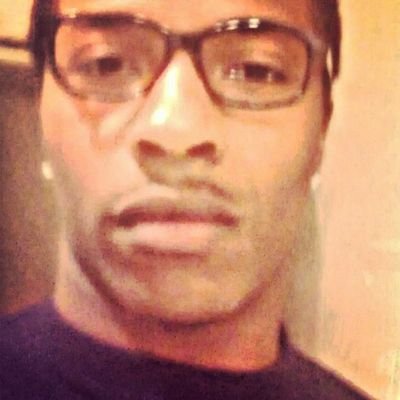 L.M.E on the Rise ima be the biggest artist in Tulsa one day well me in my clicc Y.L DNA L.M.E s/o F.B.N we coming