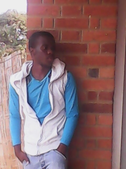 Am simple guy easy to hang out with,shy.....