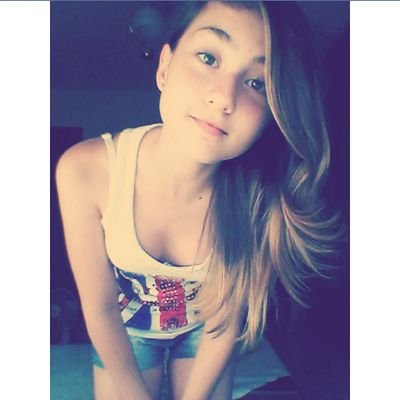 Hi, my name is Tania. I have 14 years old. My dream is to meet one direction and 5sos, are my life!