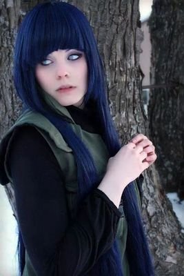 una persona que rie a diario no es por que siempre le vaya bien sino aprendio que ver anime y leer manga es lo mejor del mundo xD