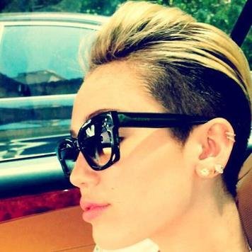 @MileyCyrus . @Bonnie_strange .Grey's Anatomy *-*