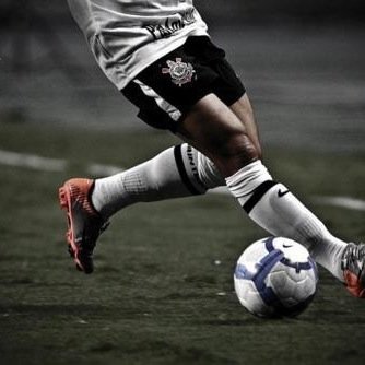 Cuenta con  información sobre el mundo del futbol y sus traspasos