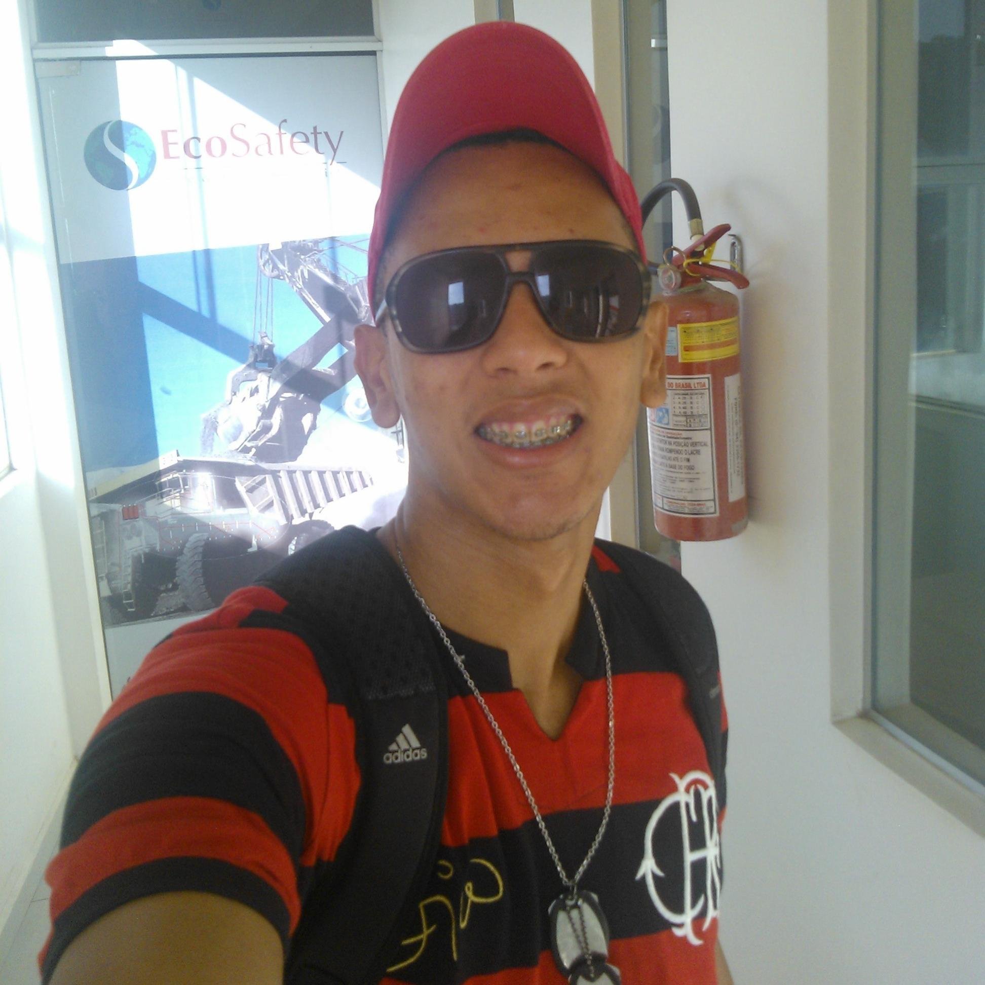 Servo, Alegre e Ousado.. Filho do Deus q tudo pode!!!