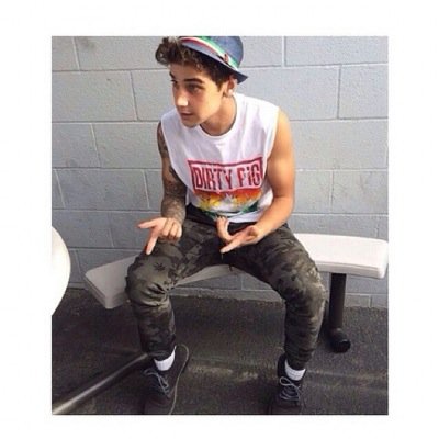 FREE FOLLOW FROM @TWINTCLKTIME FOLLOW.