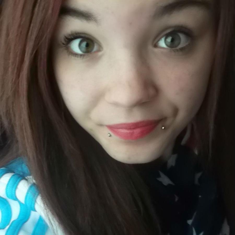 LiilliieBdgs's profile picture. Keen'VFamily ♥♥.https://t.co/Hty4g1165o