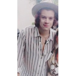 hi beautiful please follow @narryswhisper, i'm trying to reach my goal and i'll fback there