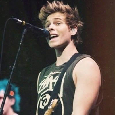 follow @bubblegumhalsey :)))))