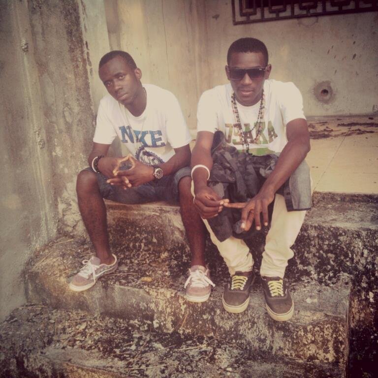 De son vrai nom Lendoye Yorick connu sur le nom de wiz yorick .il est un jeune artiste rapeur et chanteur residant lbv et a debutee la zic en 2007