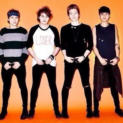 Follow @loveftirwin {and tweet me pictures of ash and calum if ya wanna}}}