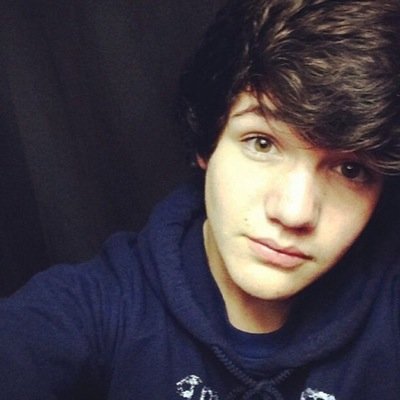 Follow @xAshDelReyx :)