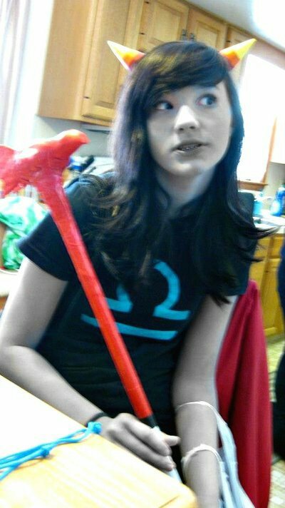 Homestuck and creepypasta fan loves to eat waffles and say  HEY MASKY