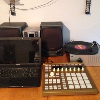 jrefree98's profile picture. MC/Beatsmith/Cratedigger Roll 1 for ya mans bitch (music in tha works)