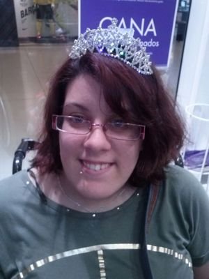 Dando guerra desde el 1992 
Chica sonriente desde un 20.6.2010
Feliz desde el 8.2.2014