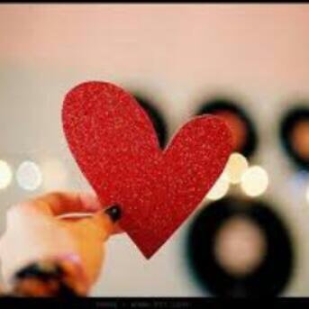 قلمگ في تويتر هو إصبعگ ، لآ تجعله يشير إليگ يوم / يبعثون .. ♡