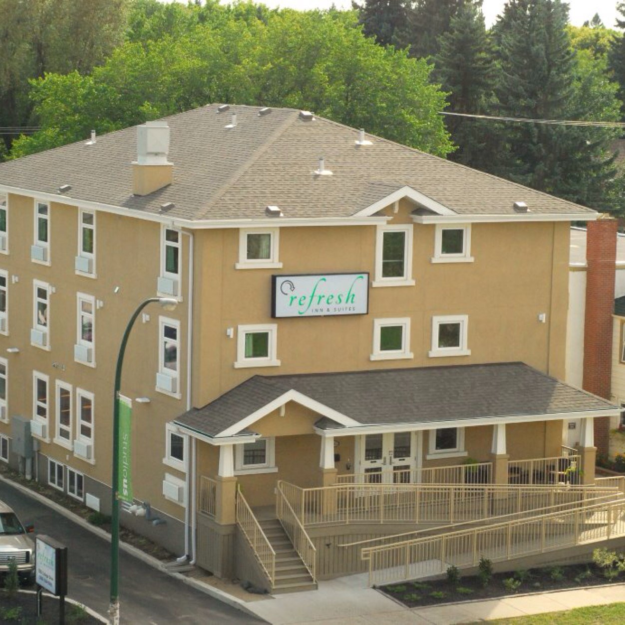 RefreshinnandSuites Profile