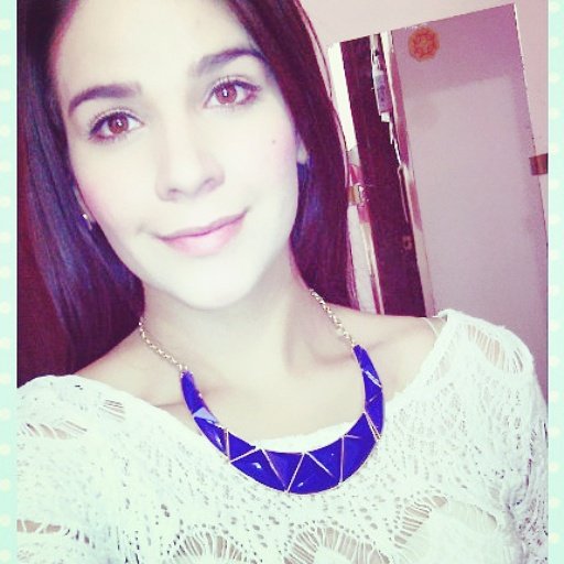 marisolgonlz's profile picture. Una sonrisa puede ocultar tanto ...Miedo, dolor, tristeza,  lágrimas ...       Pero todo eso se reflejan en una cosa. Fuerza.