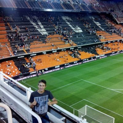jugador de fútbol sala en Colinas Safor. Valencianista hasta la muerte!! Amunt Valencia!!