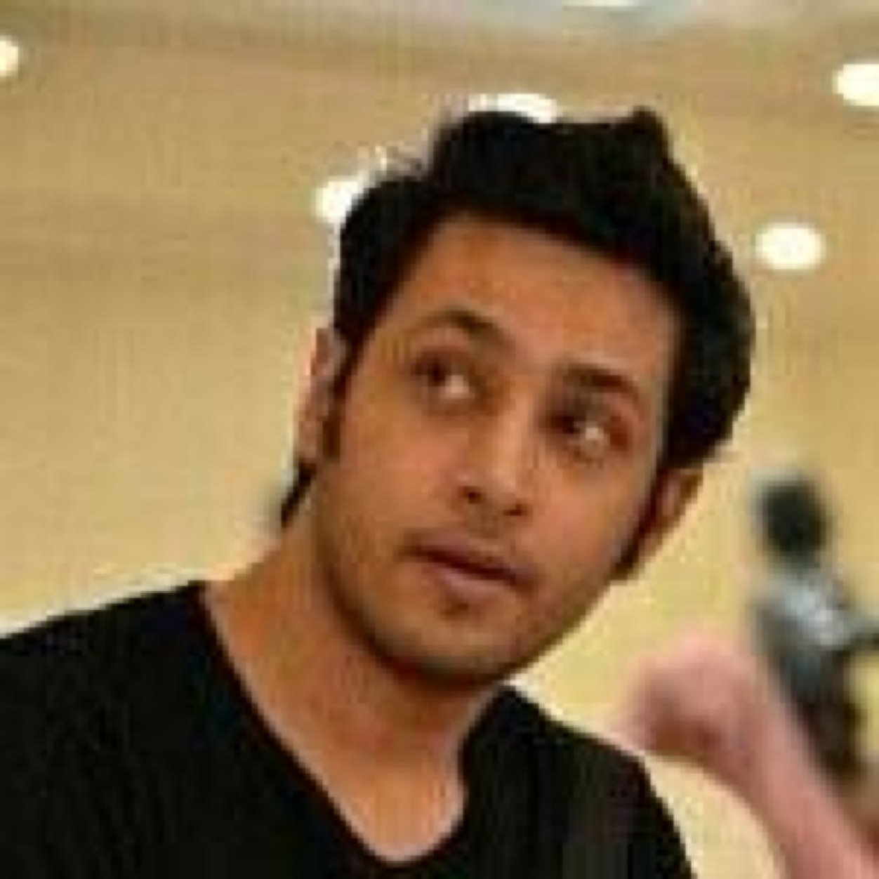 ComJori121's profile picture. 