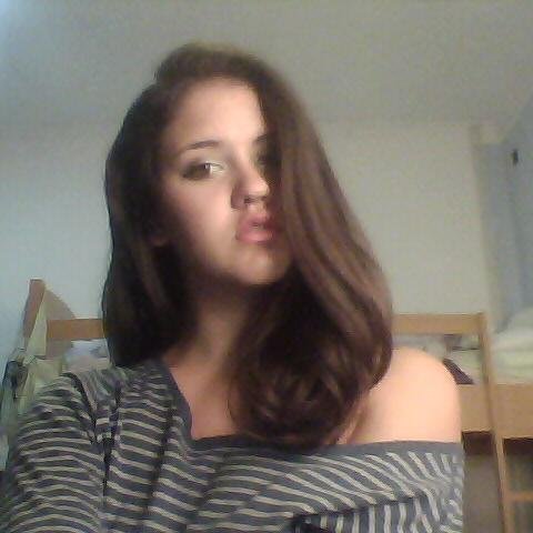Hi I am 15 and I adore Rixton ,fashion and music :D