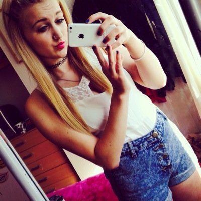 Follow for follow
And i un follow back bitchez