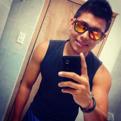 Para mi la musica es unas d las mejores cosas q pueden existir xq con ella puedes expresar tus emociones y sentimientos y aprendes muchas cosas. Pin: 2740B302