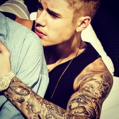 Este mundo me está enseñando a ser fuerte.                   //Nada es fácil, pero tampoco imposible.//   Justin bieber, mi vida.  Abuela♡