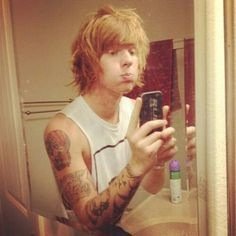 emonathsbmth's profile picture. 