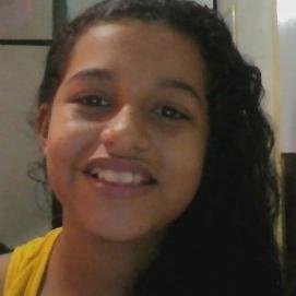 sou uma pessoa normal e que é Directioner muito louca e dedicada