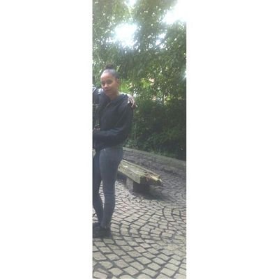 insta romy._