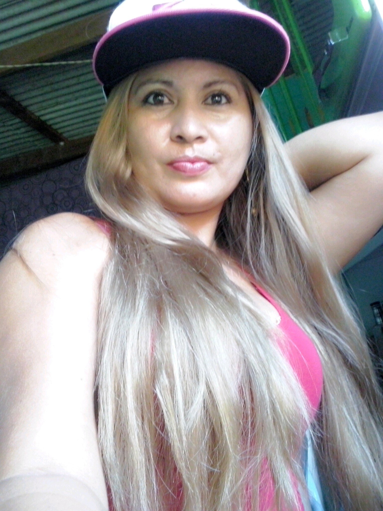 Sim,eu sou sonhadora,pareço ingênua,mas eu geralmente percebo quando algumas pessoas estão sendo falsas comigo.sinceramente,eu amo ser assim.