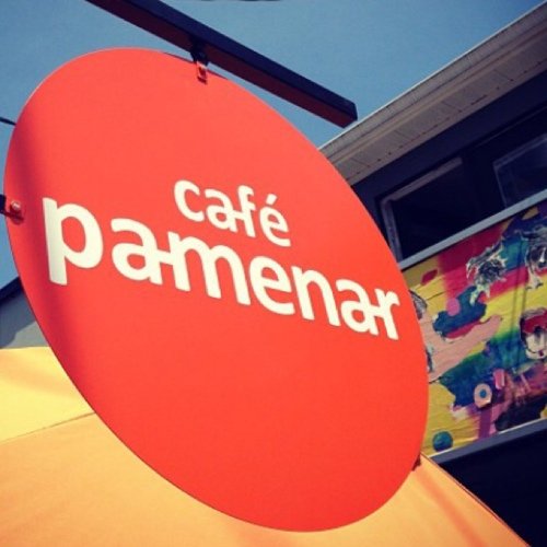 Café, bar, local hangout, and photo gallery in Kensington Market.


Head to @OverheardPam for all the shenanigans.