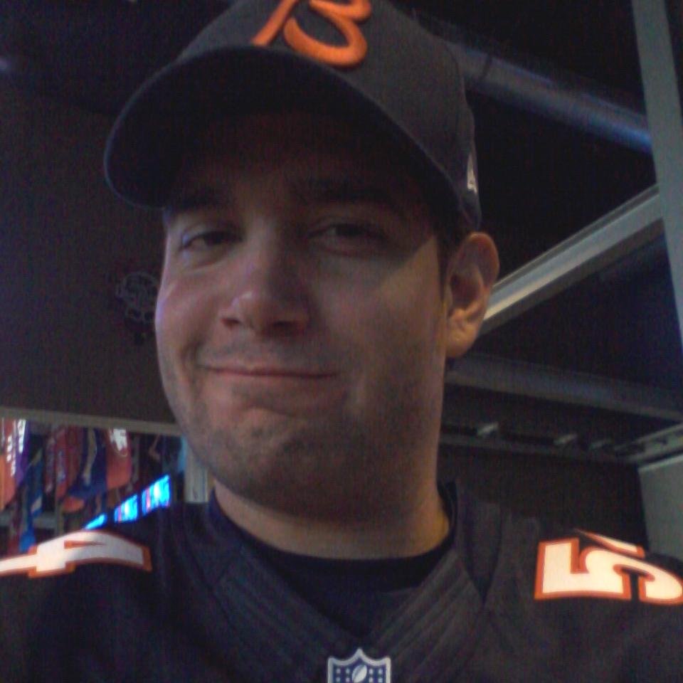 Sports Fan... Looking for friendly banter and trash talking... #Bears #Huskers #Blackhawks who's with me?!