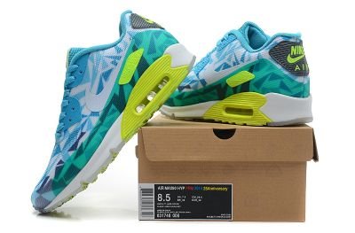 VENDEMOS BOTINES , AIRMAX, NEW BALANCE , GORRAS, GAFAS ,CAMISETAS, CHANDALS... TODO AL MEJOR PRECIO. PREGUNTEN POR MD                 ENVIOS A TODA ESPAÑA