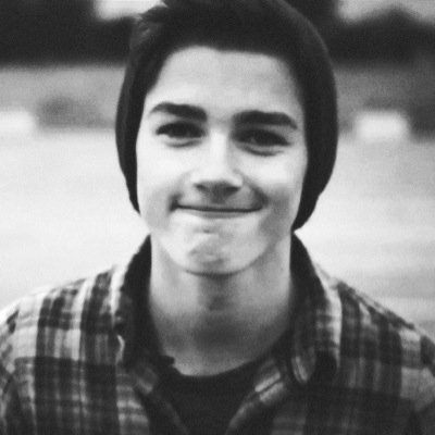 Ello! I'm Jack! My twin is @FinnyHarriesRp. I'm the type of guy will fight for what I want and won't stop til i get it. {Descriptive/RP/FL}