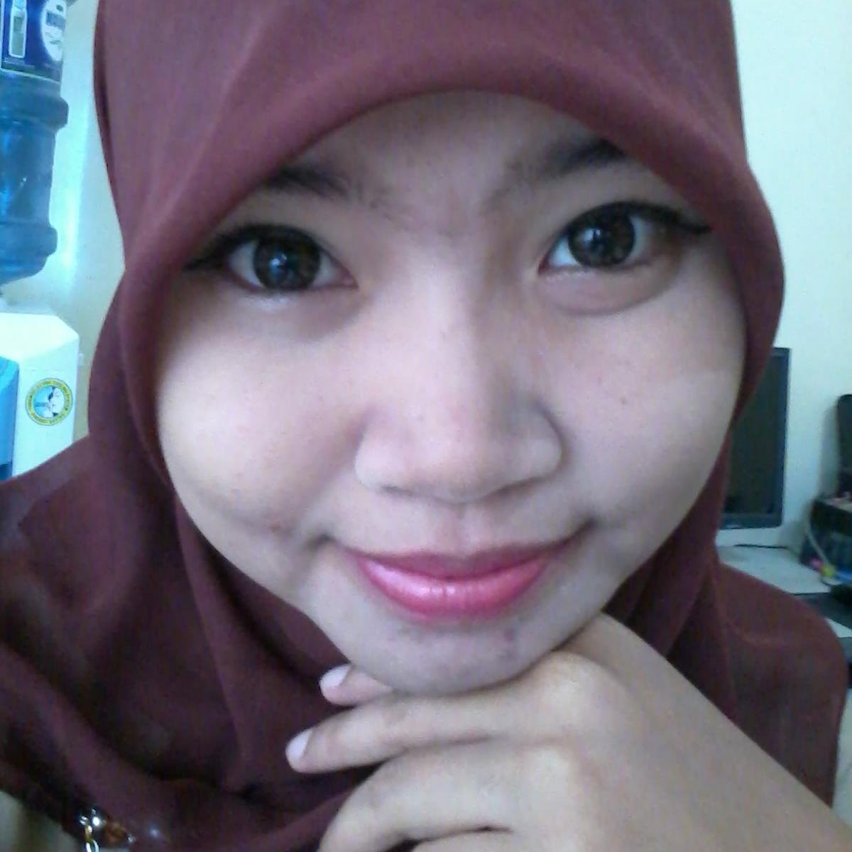 YessiNofrima's profile picture. Mencoba Lebih Bersabar :)