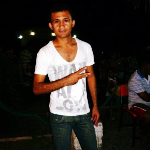 Viver e não ter a vergonha de ser feliz, cantar, brincar, se divertir, curtir a vida com a beleza de ser um eterno aprendiz...
