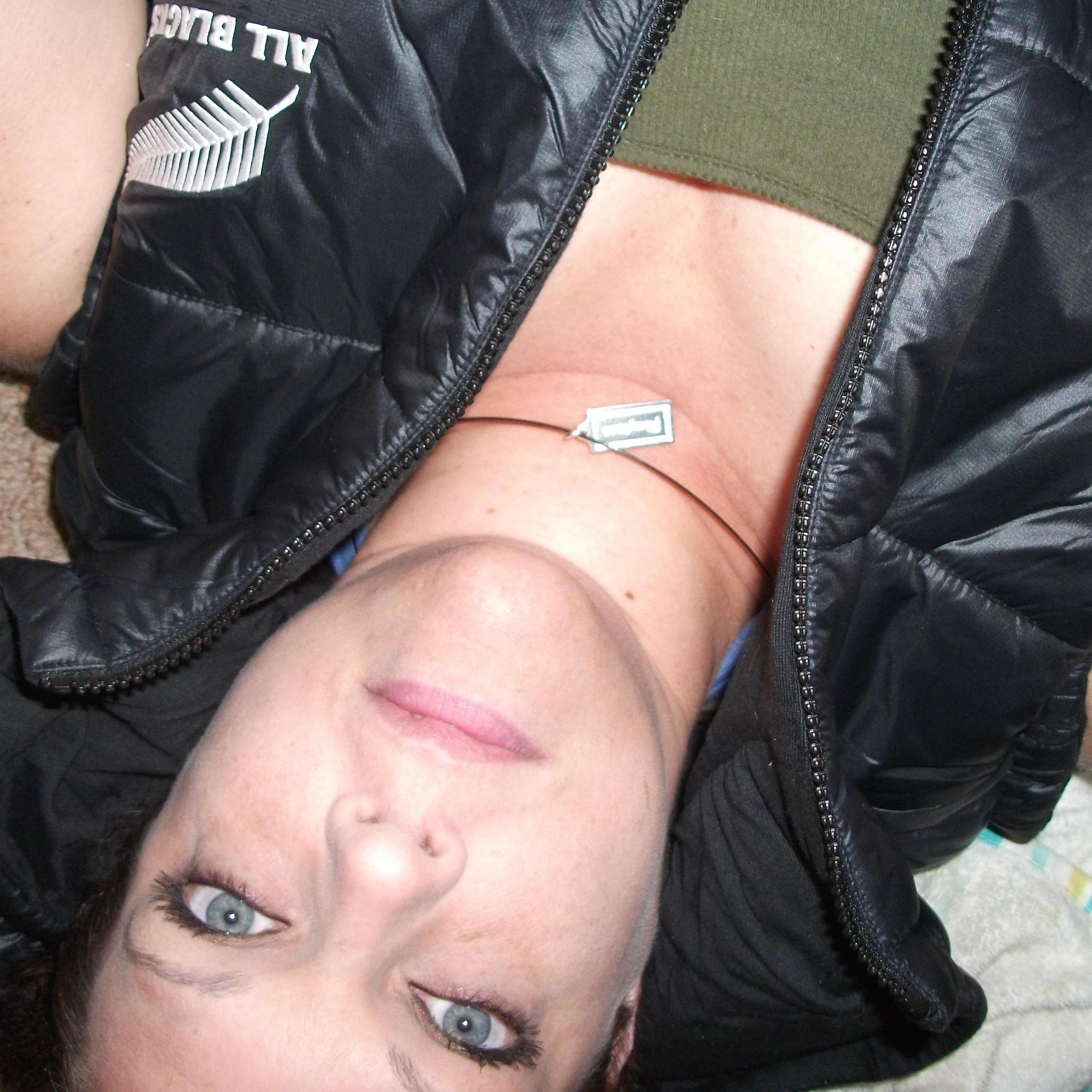 whew...i'm crazy, intense, fun, sassy, curious, animated and happy.  i try to bend with the wind and laugh in the rain.  sometimes i just stay in bed.