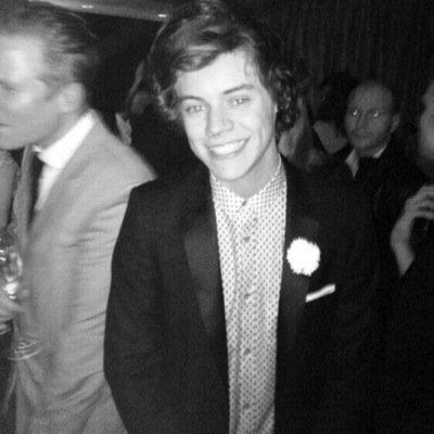 Follow @stylingirwin because she just gave you a free follow! Just ask for a follow back :)